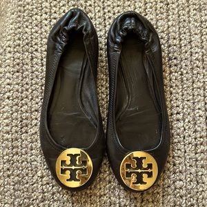Tory Burch Reva black leather flats Size 6.5